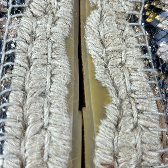 KURT GEIGER LONDON MORELLA Leather Snake Print Slip On Espadrilles - Picture 17 of 17